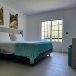 Waterfalls Al Bed & Breakfast 3*