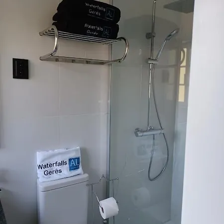 Waterfalls Al فندق مبيت وإفطار جيريز