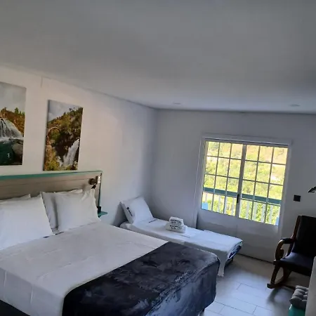 فندق مبيت وإفطار Waterfalls Al 3*