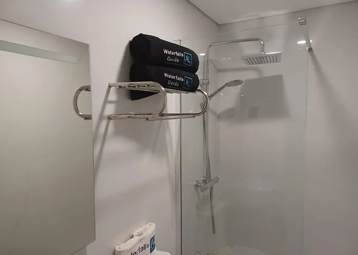 Waterfalls Al 住宿加早餐酒店