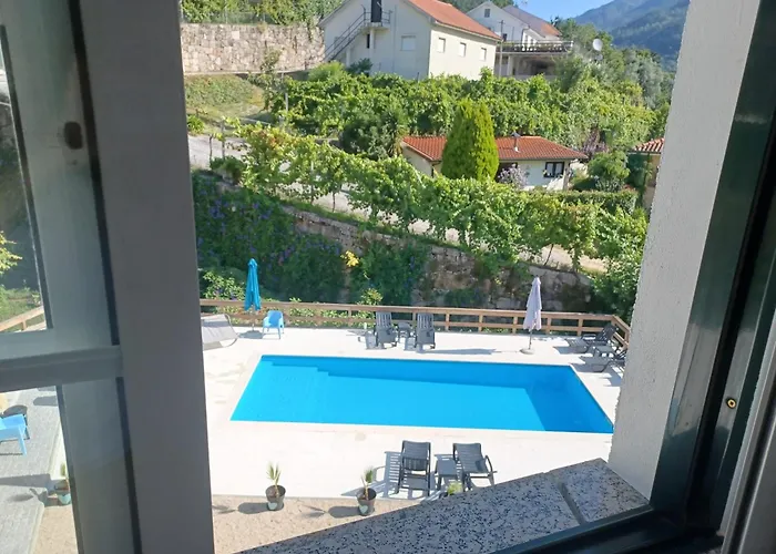 Waterfalls Al 住宿加早餐酒店